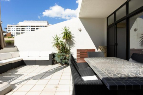 Chic Unit with Rooftop Terrace near Sights & Shops